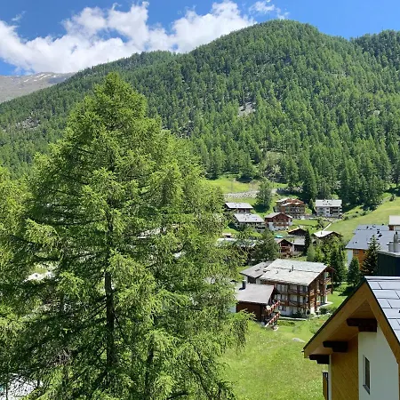 Eva Serviced Apartamento *