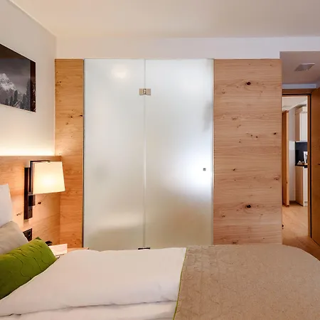 Eva Serviced Церматт